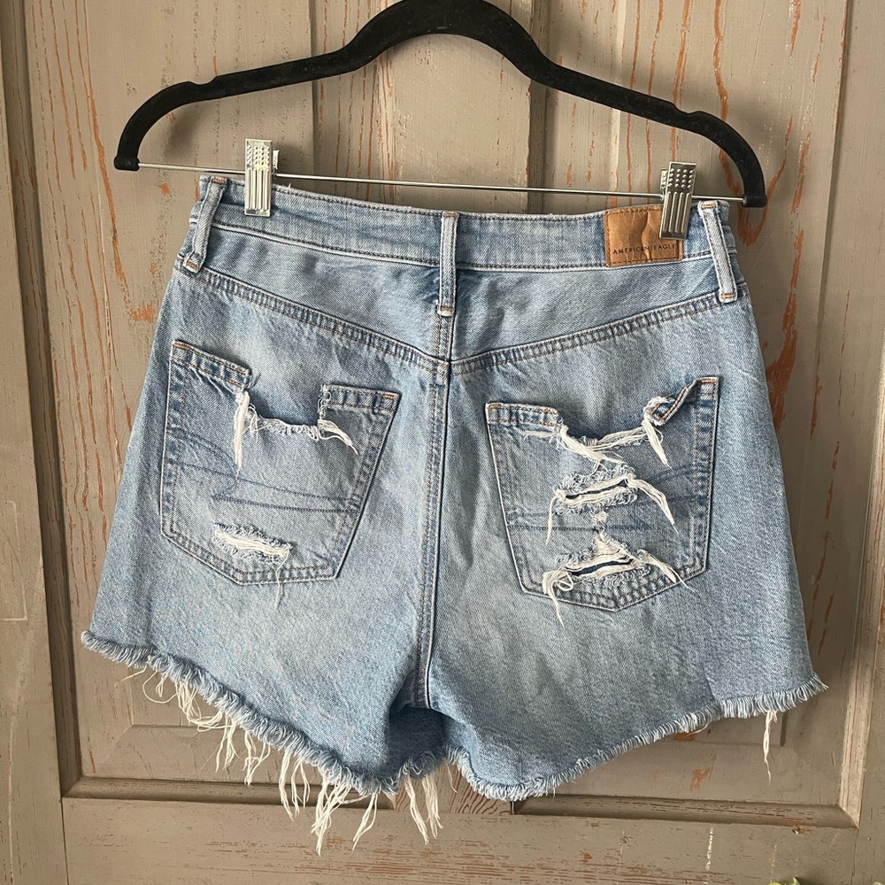 American Eagle Outfitters Highest Rise 90’s Boyfriend Short - Size 4